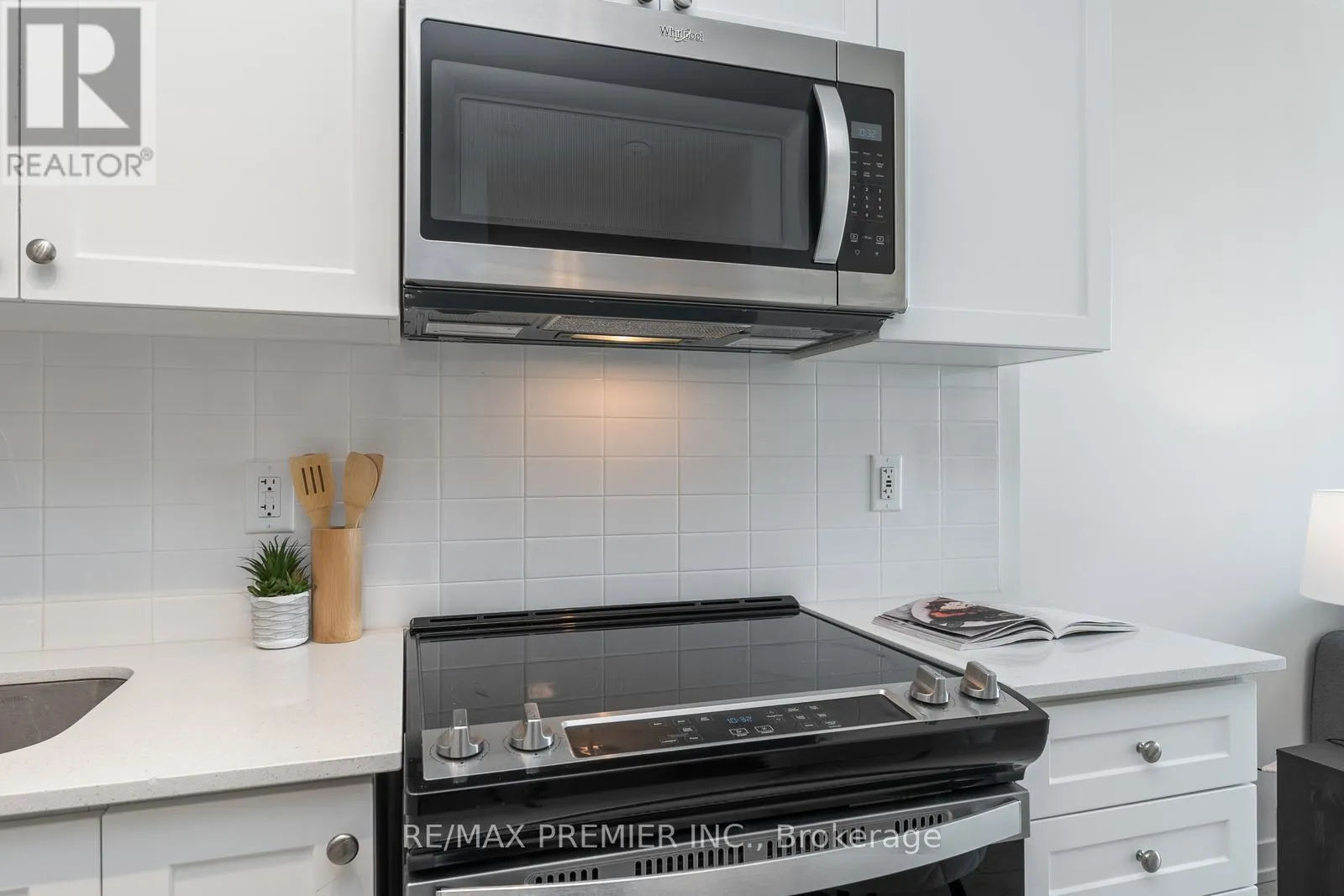 310 - 55 DUKE STREET W