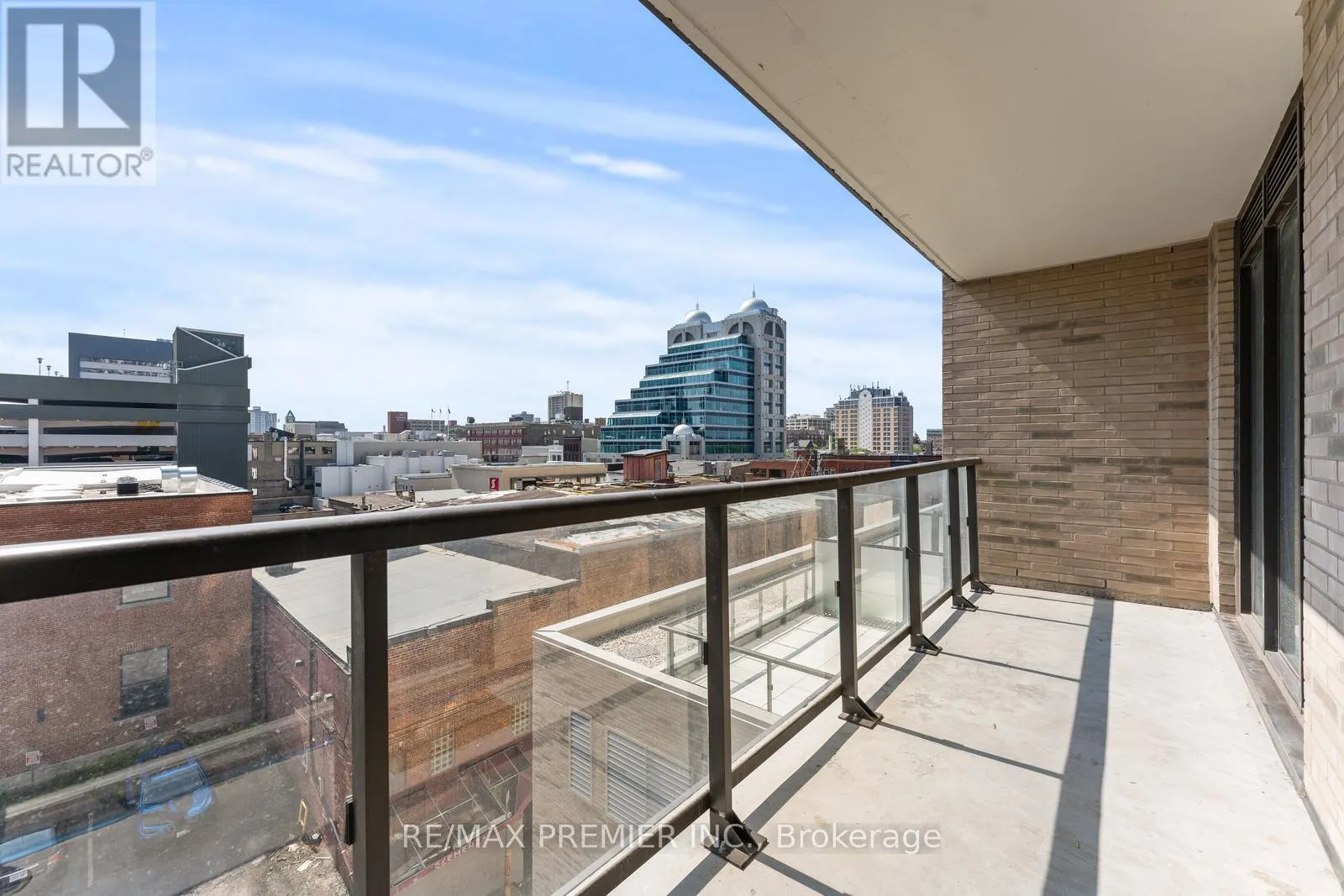 310 - 55 DUKE STREET W