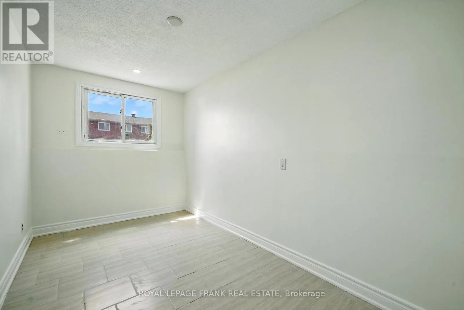 1 - 88 MARY STREET W, #1