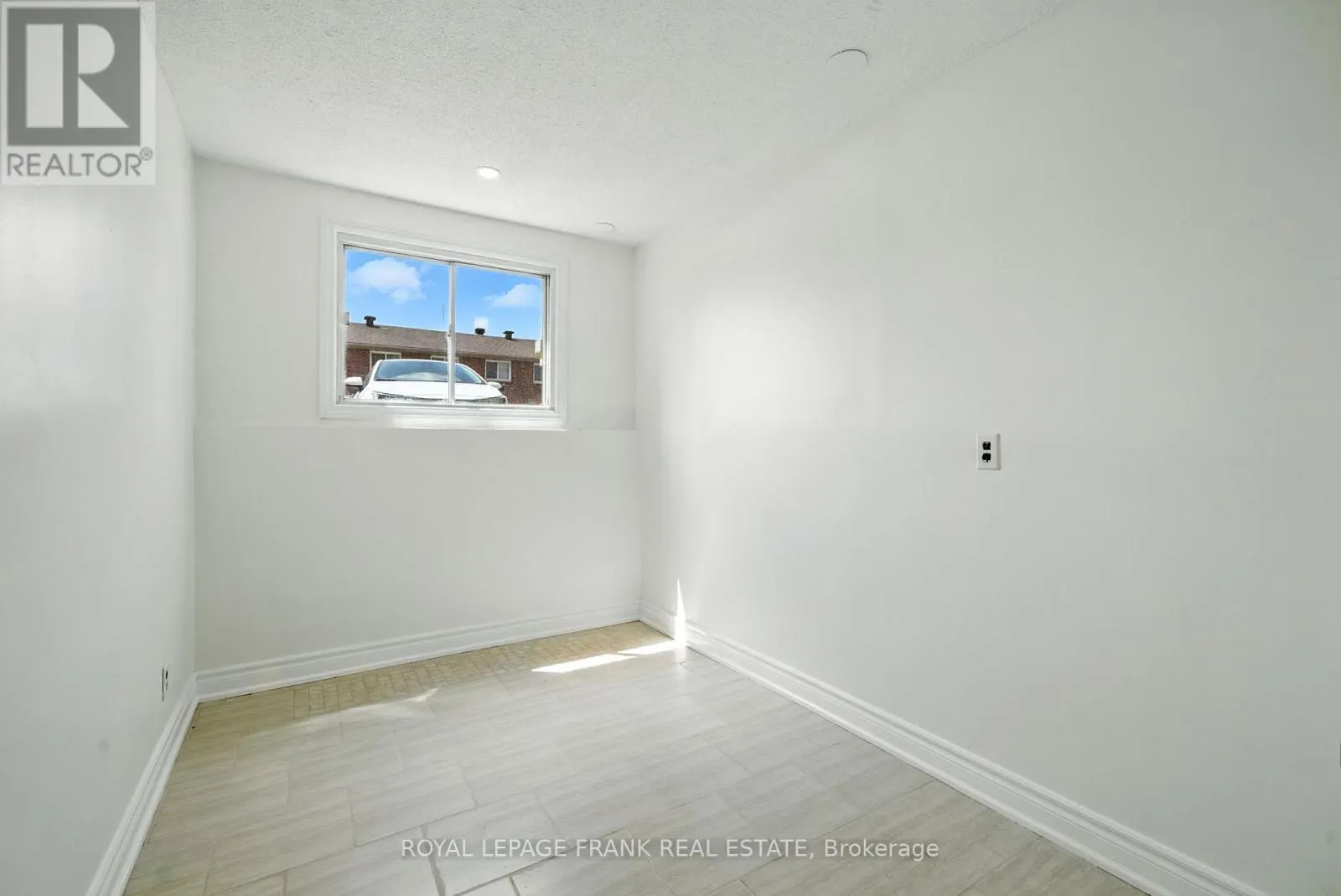 1 - 88 MARY STREET W, #1