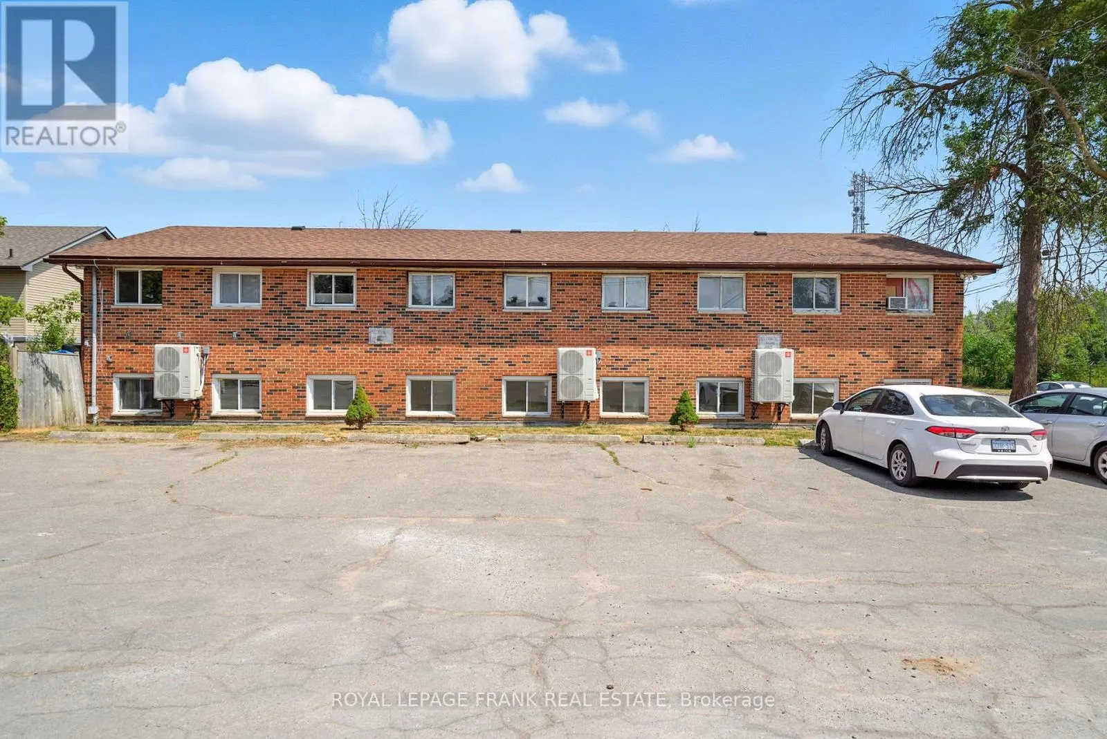 2 - 88 MARY STREET W, #2