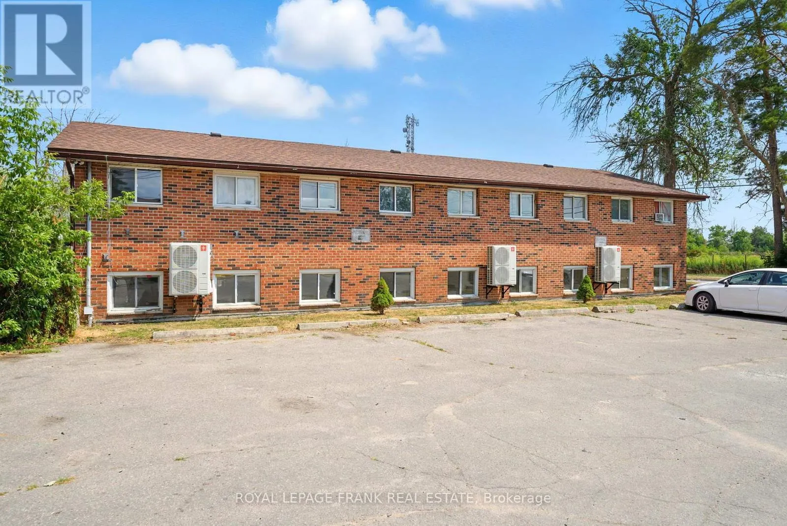 2 - 88 MARY STREET W, #2