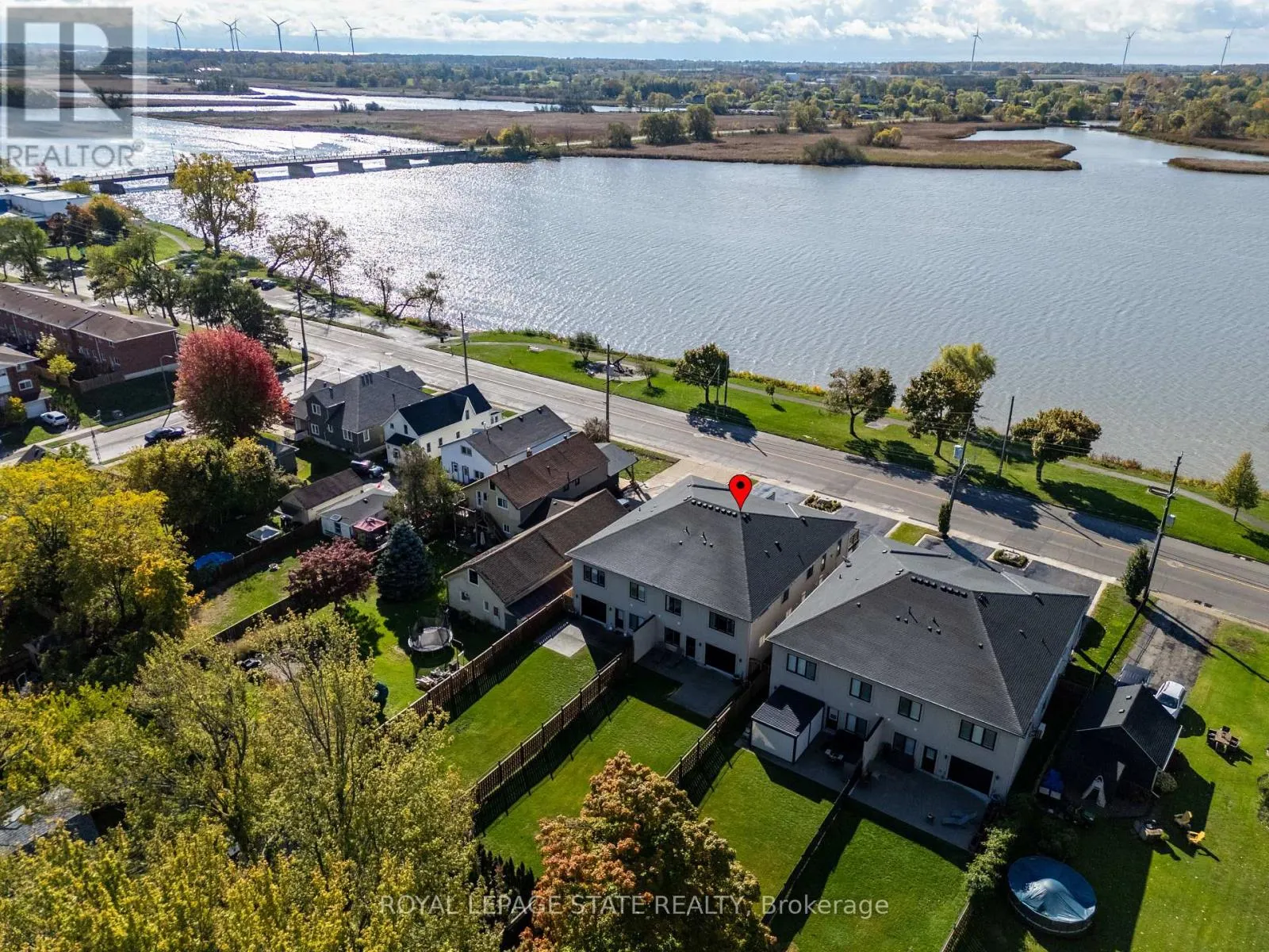 215 MAIN STREET W