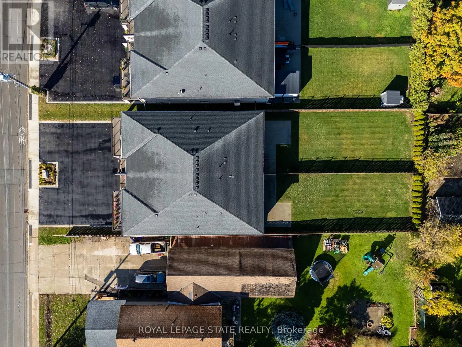215 MAIN STREET W