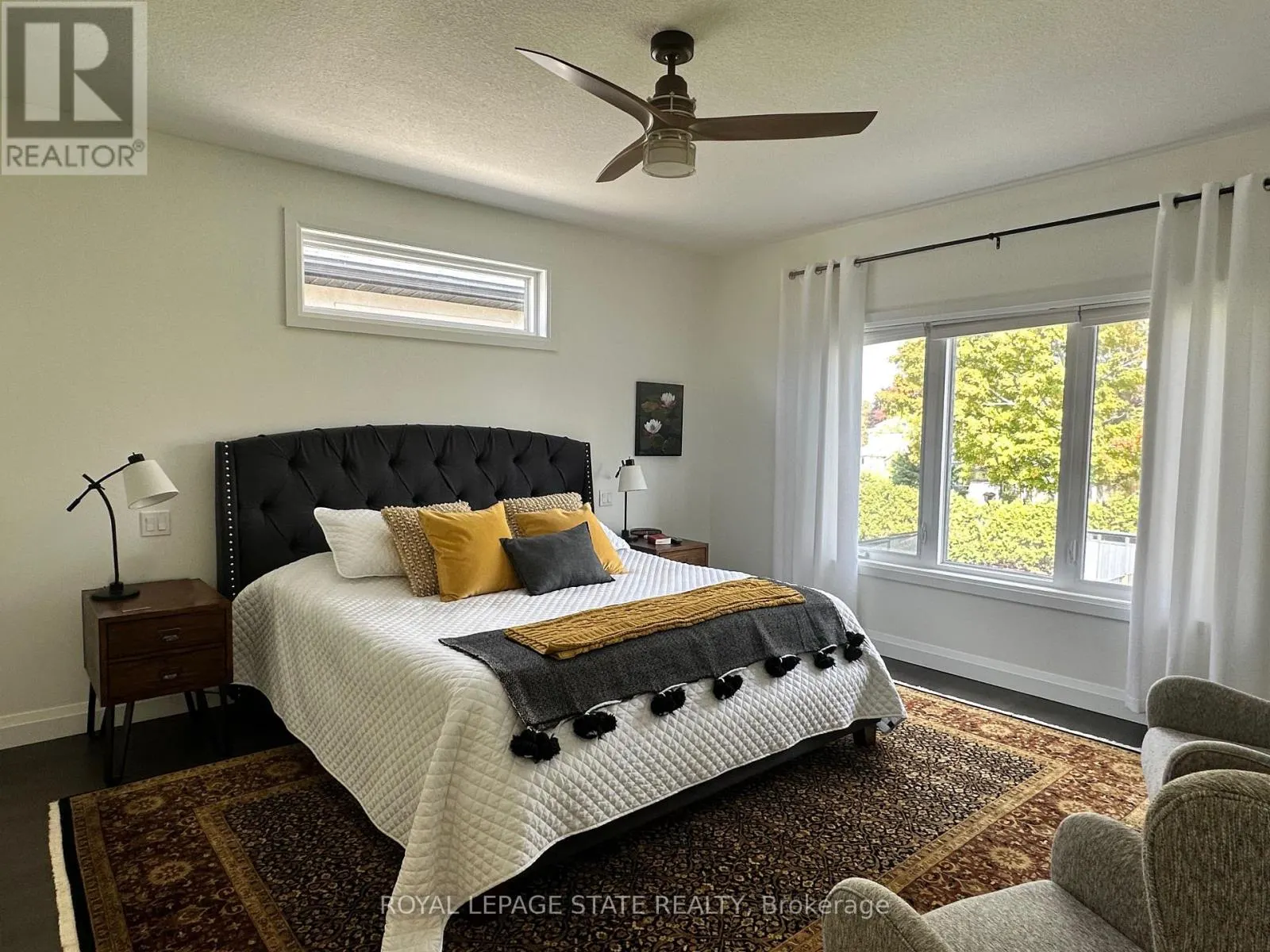 215 MAIN STREET W