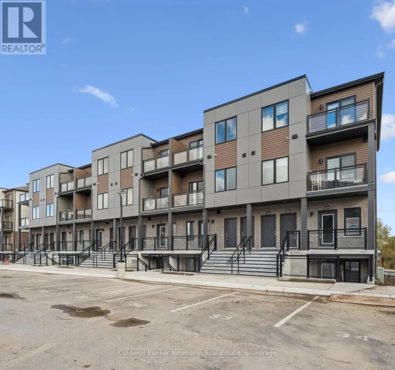41 - 940 DAVID STREET N, #41