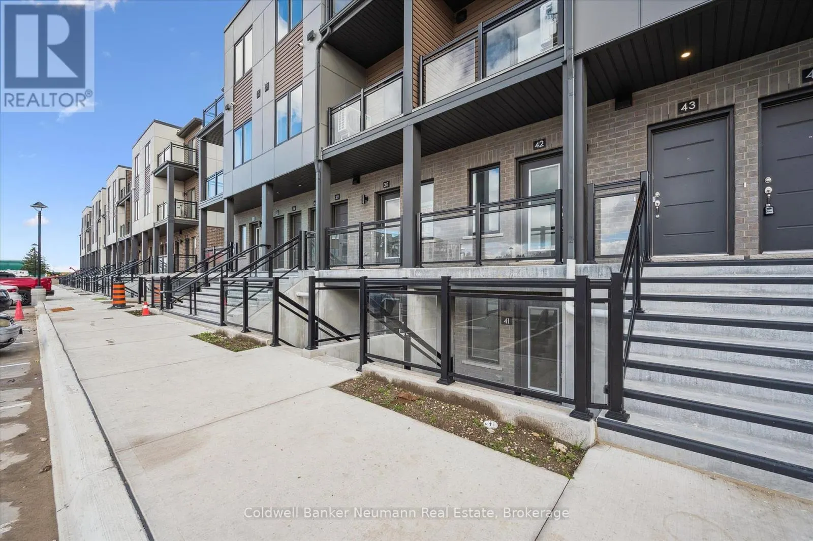 41 - 940 DAVID STREET N, #41