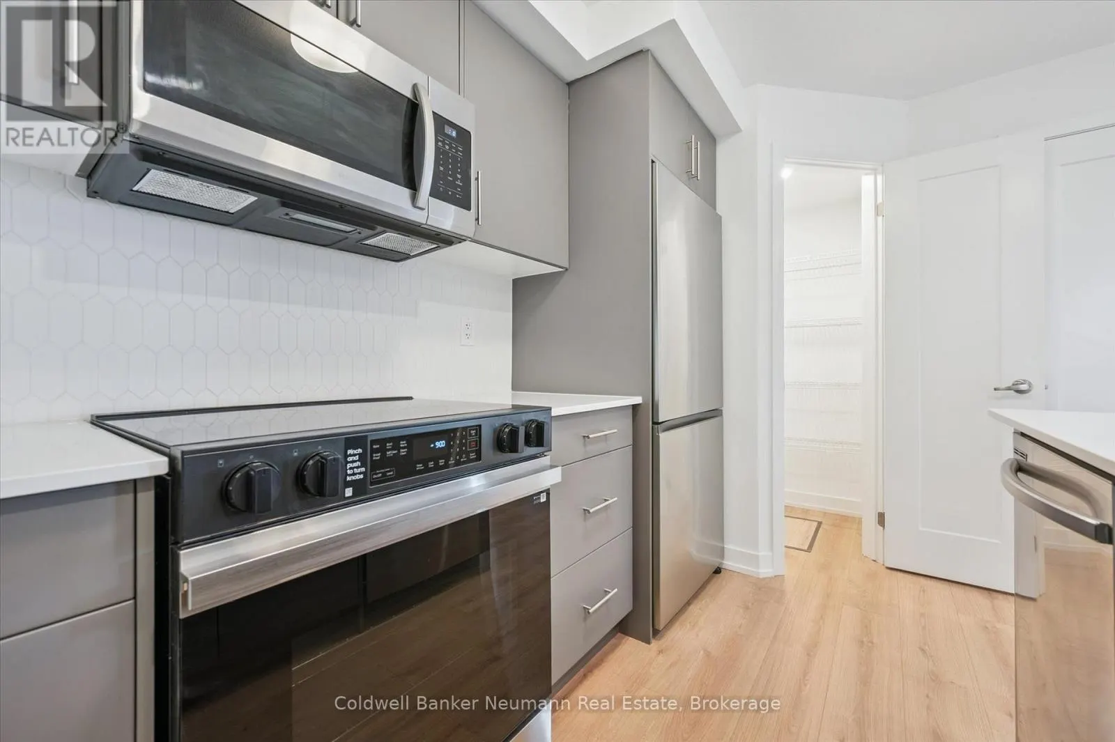 41 - 940 DAVID STREET N, #41