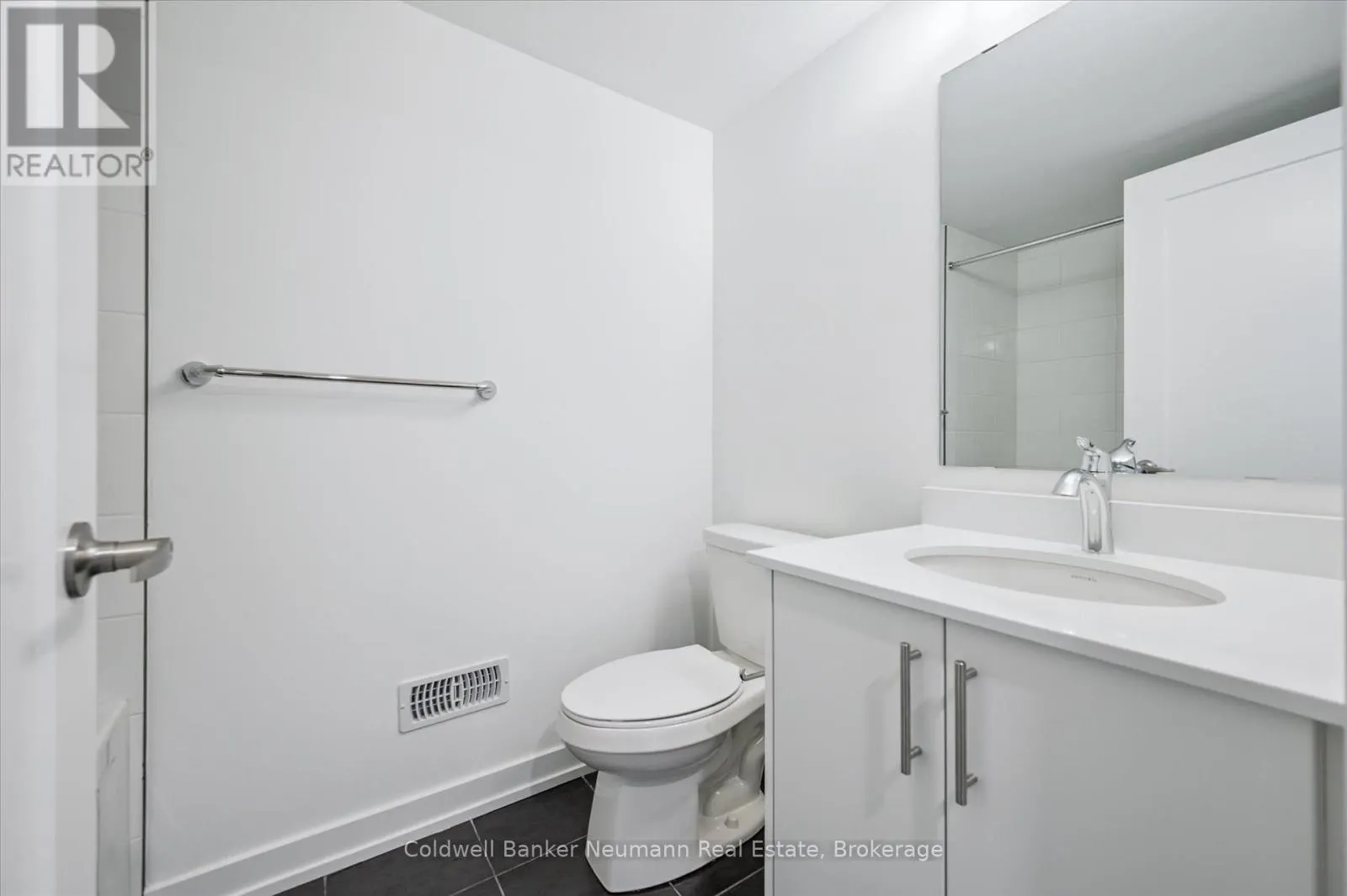 41 - 940 DAVID STREET N, #41