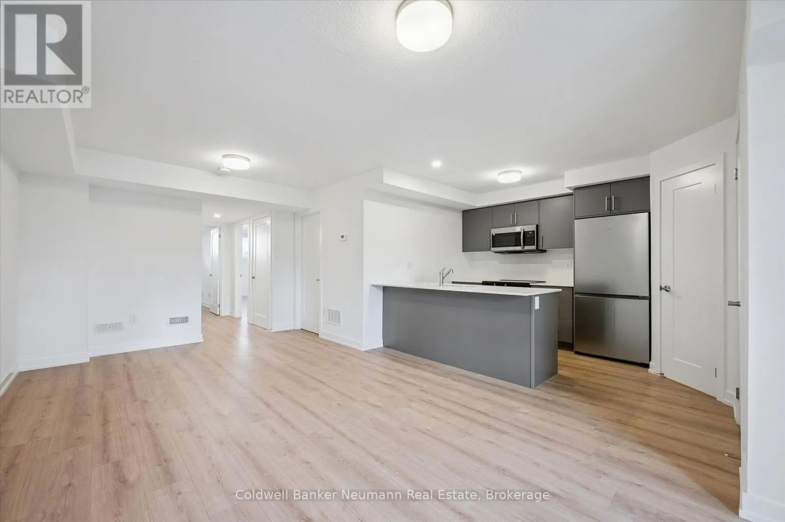 41 - 940 DAVID STREET N, #41