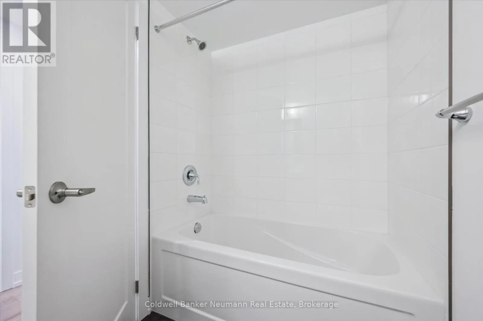 41 - 940 DAVID STREET N, #41