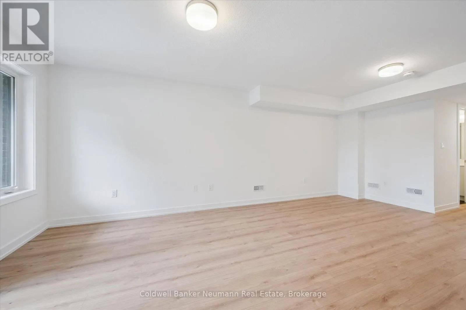 41 - 940 DAVID STREET N, #41