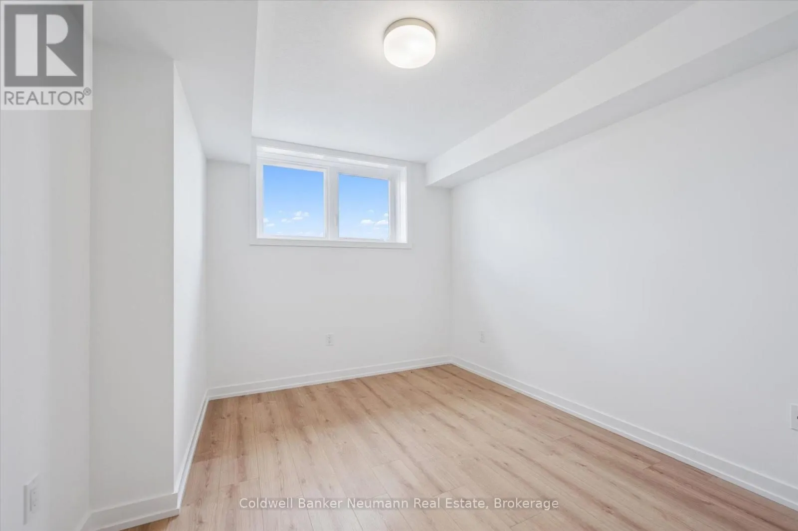 41 - 940 DAVID STREET N, #41