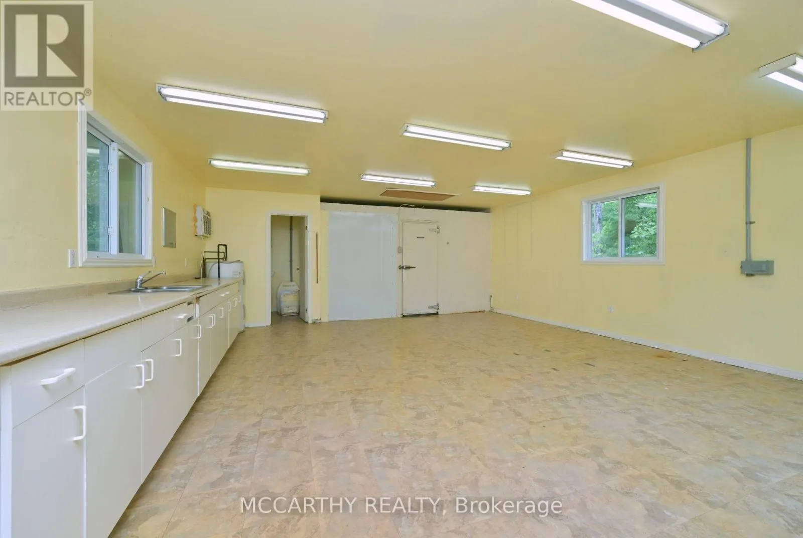 606095 RIVER ROAD