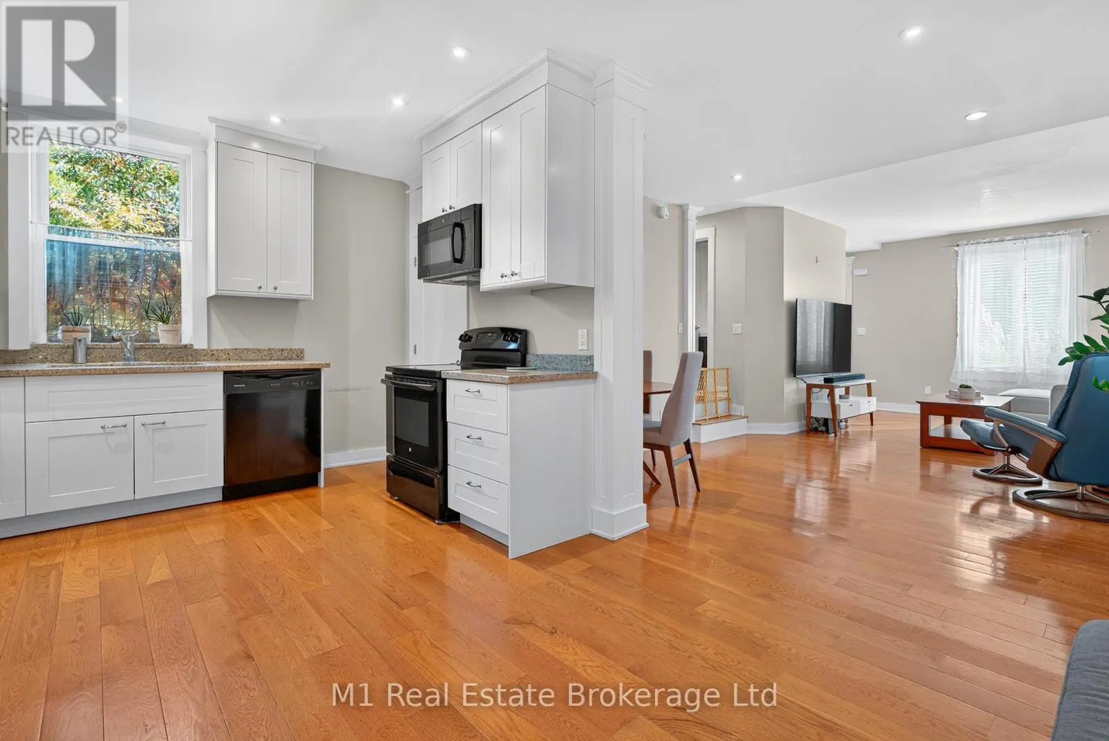 60 HOWITT STREET