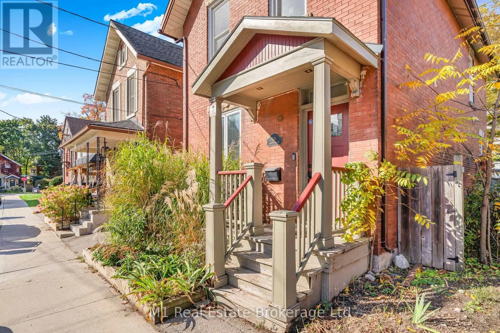60 HOWITT STREET