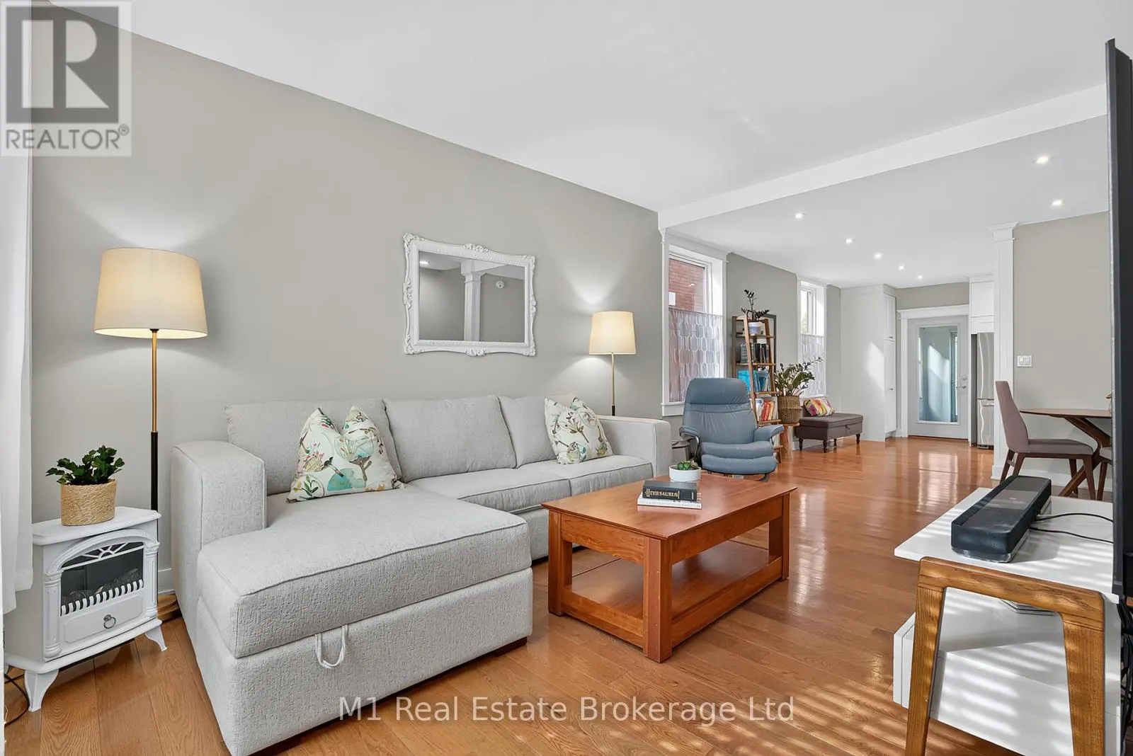 60 HOWITT STREET