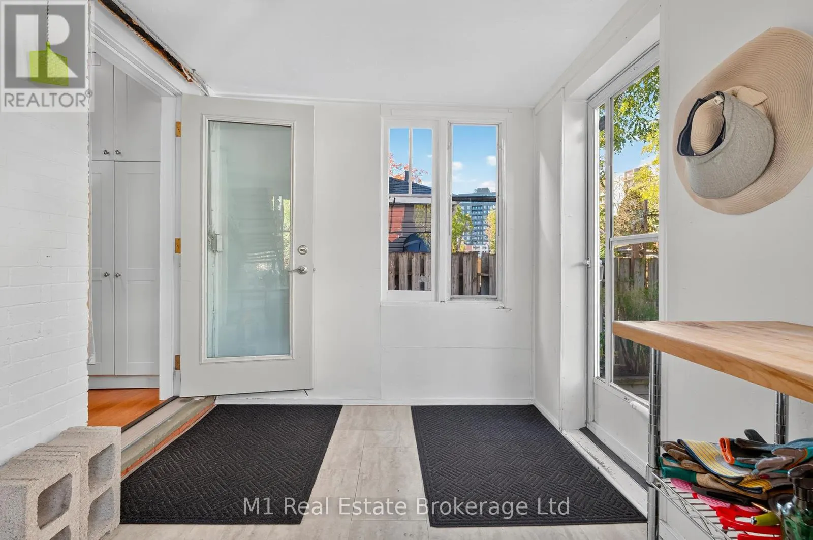 60 HOWITT STREET