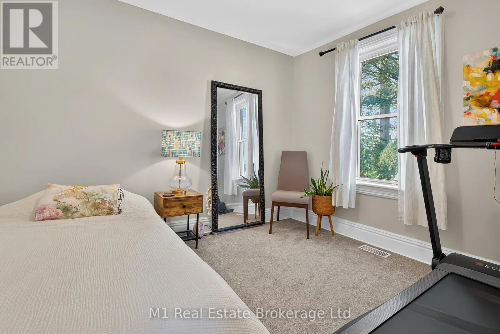 60 HOWITT STREET