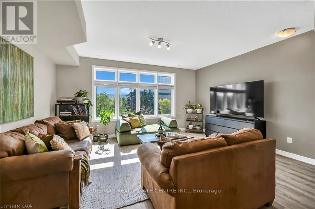 61 ESPLANADE LANE