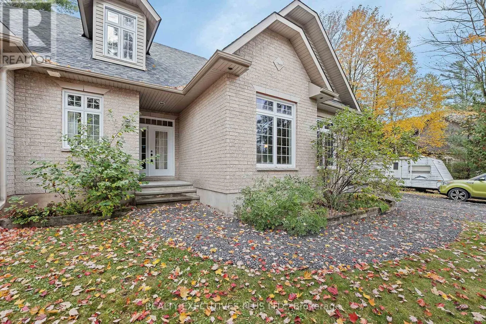 2660 DUBOIS STREET