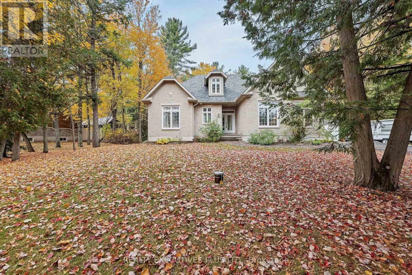 2660 DUBOIS STREET