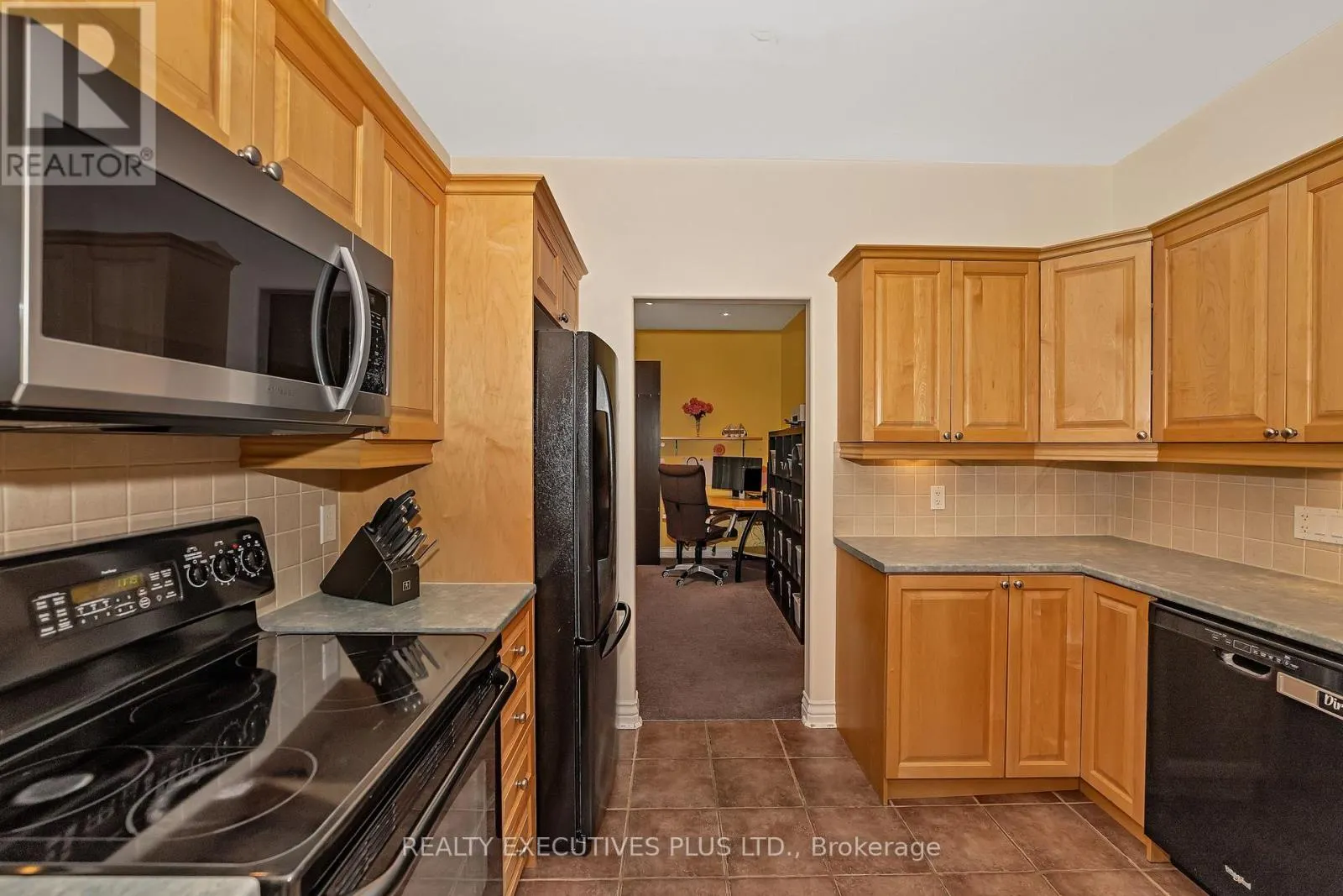 2660 DUBOIS STREET
