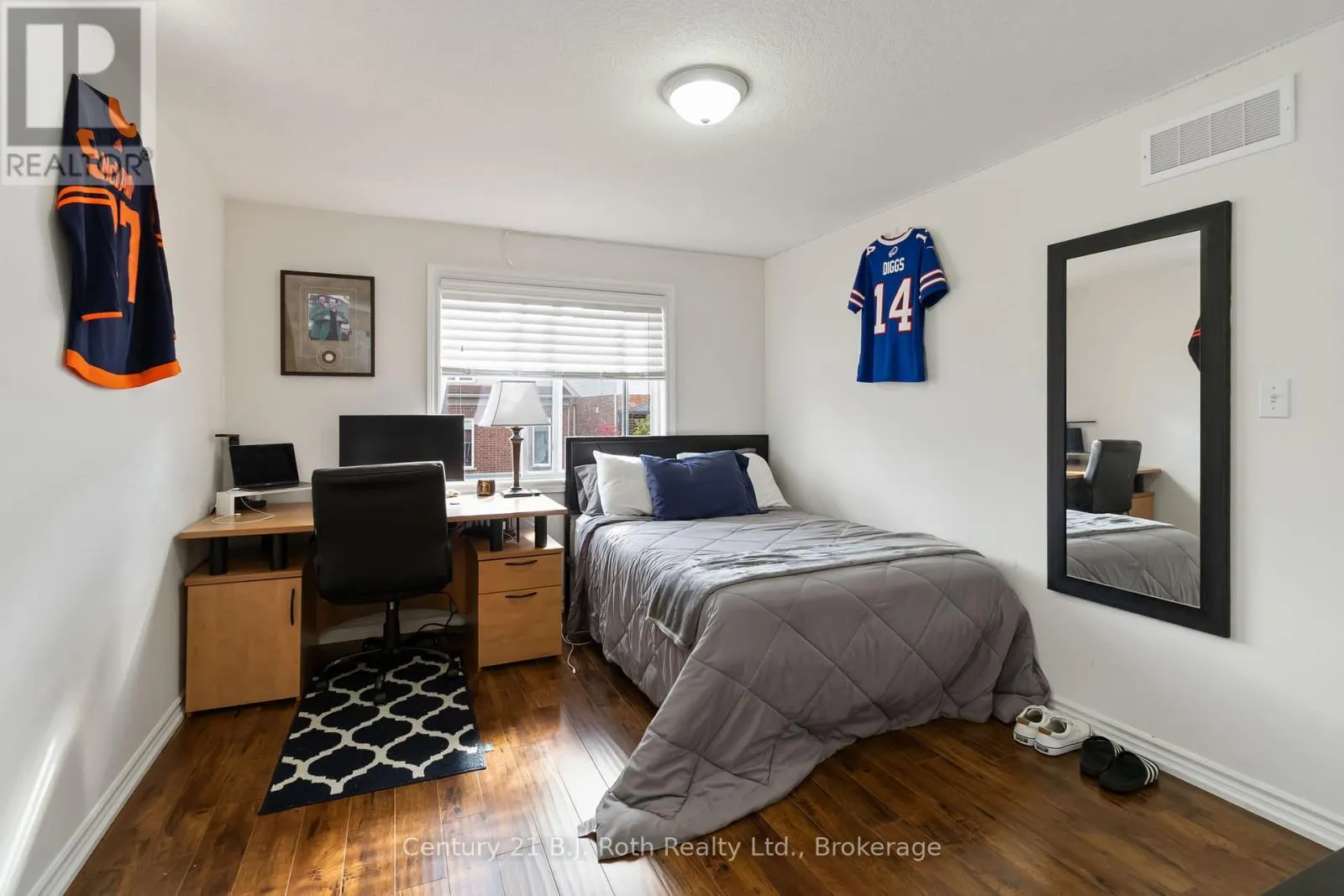 18 DARNELL ROAD
