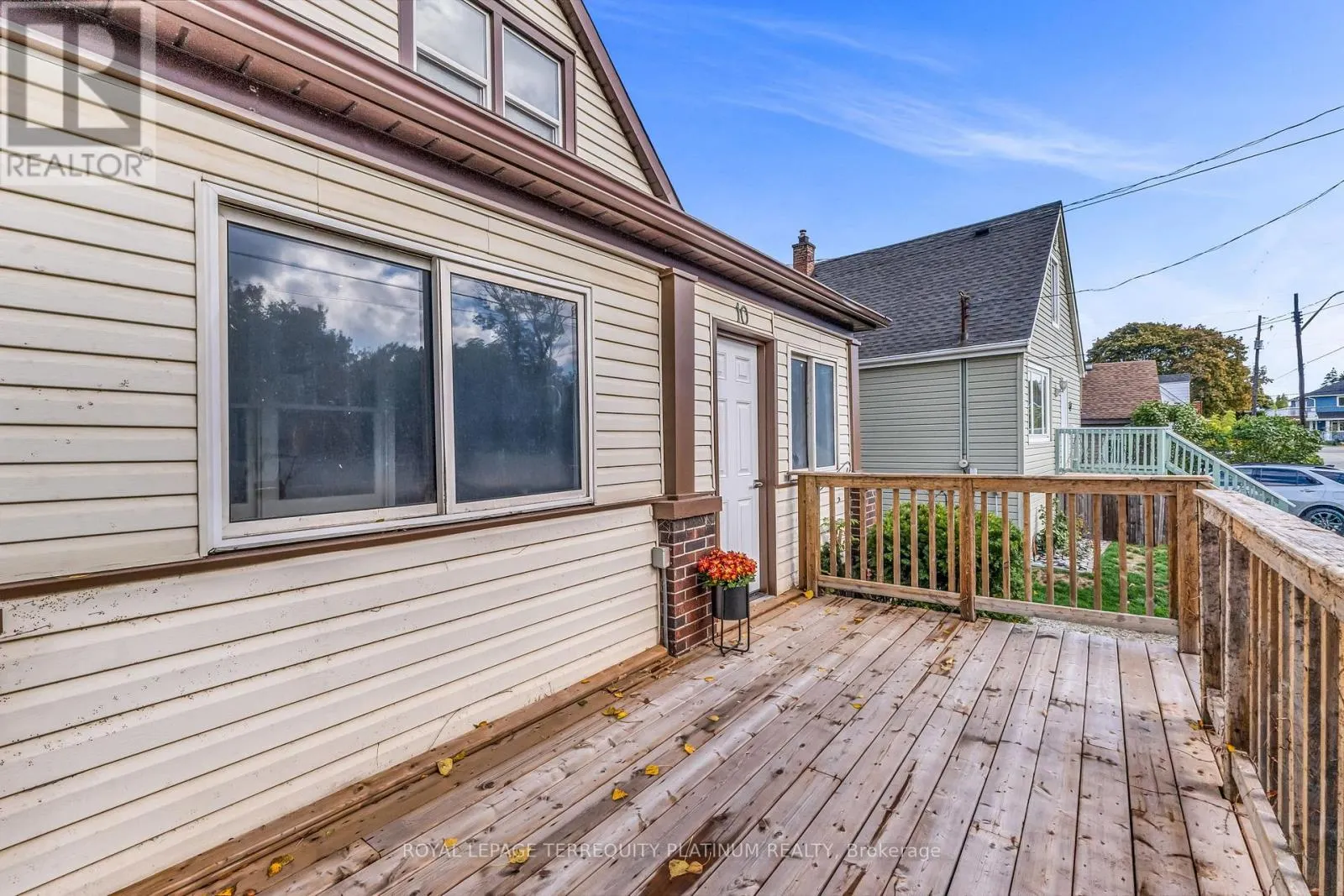 10 LOCARNO AVENUE