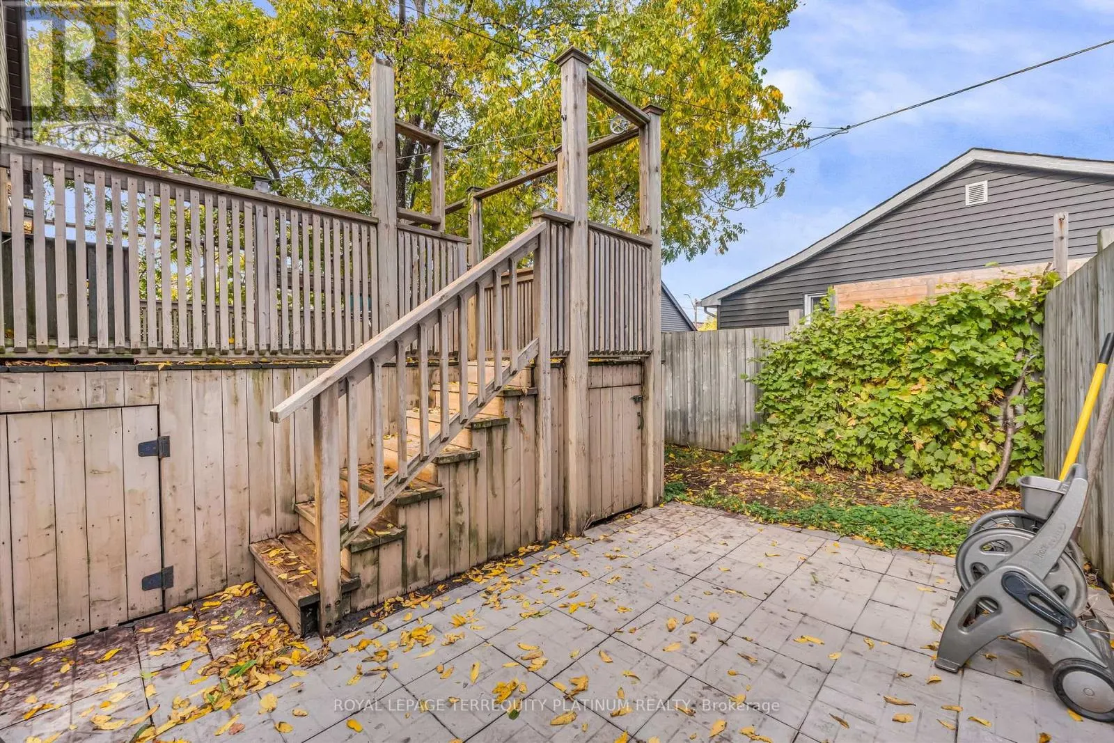 10 LOCARNO AVENUE