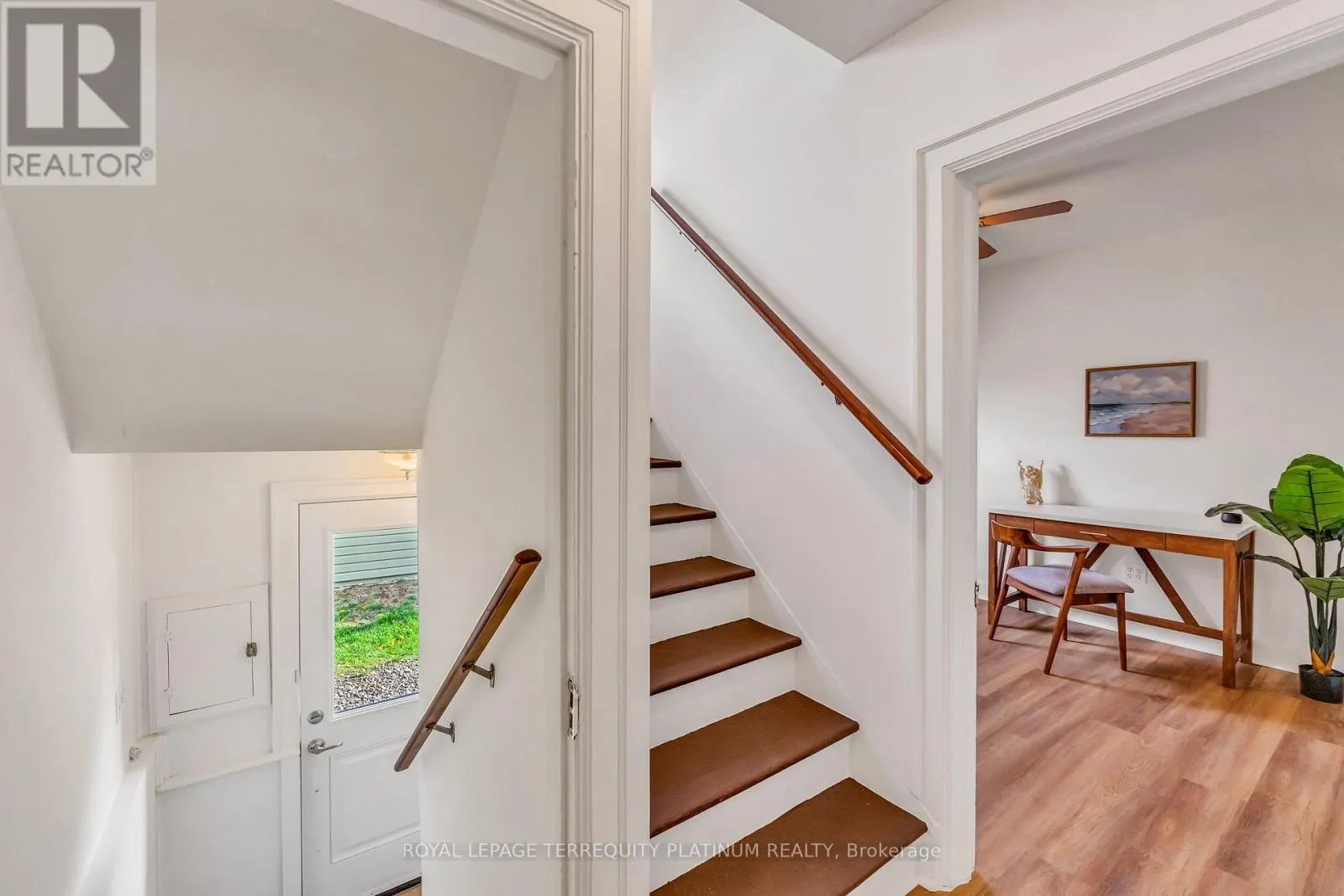 10 LOCARNO AVENUE