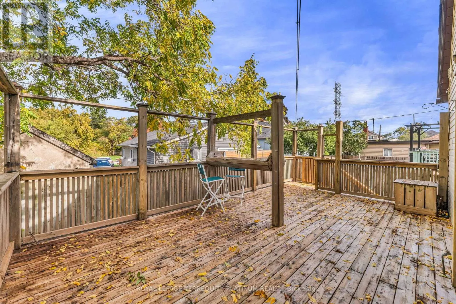 10 LOCARNO AVENUE