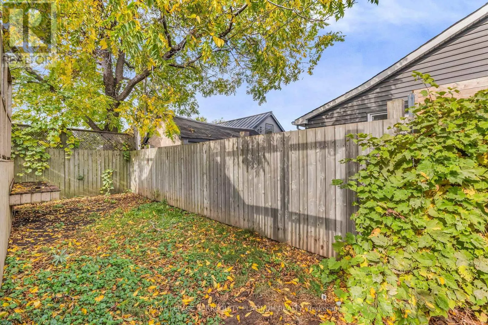 10 LOCARNO AVENUE