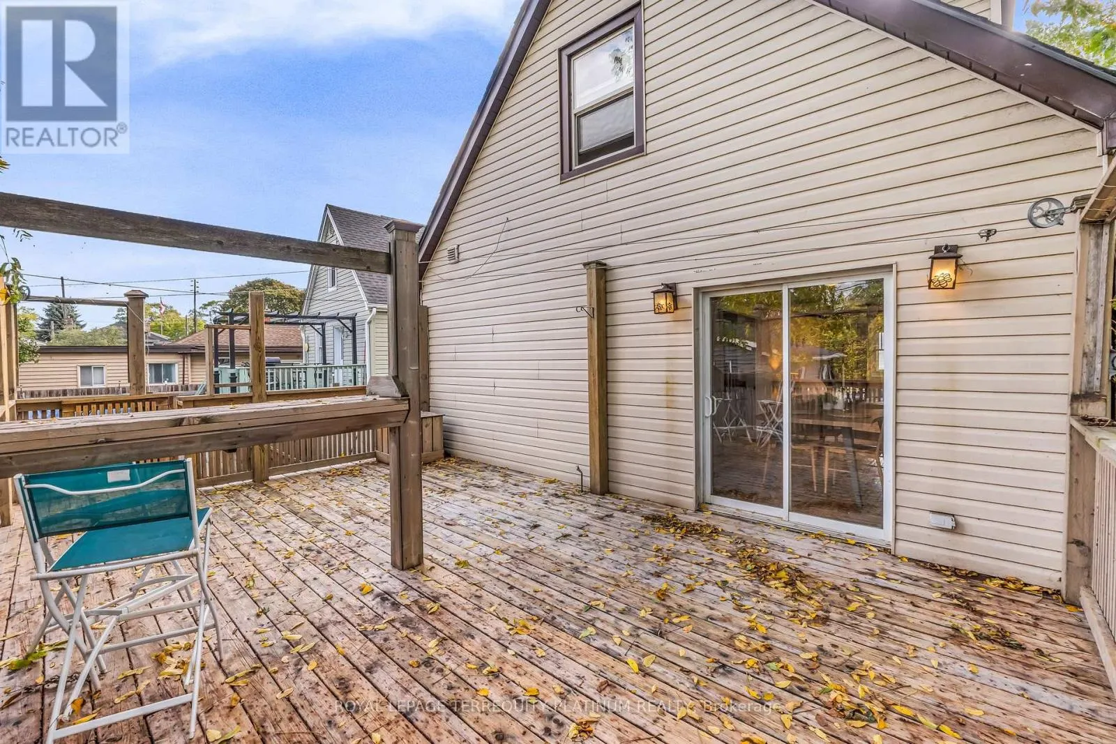 10 LOCARNO AVENUE