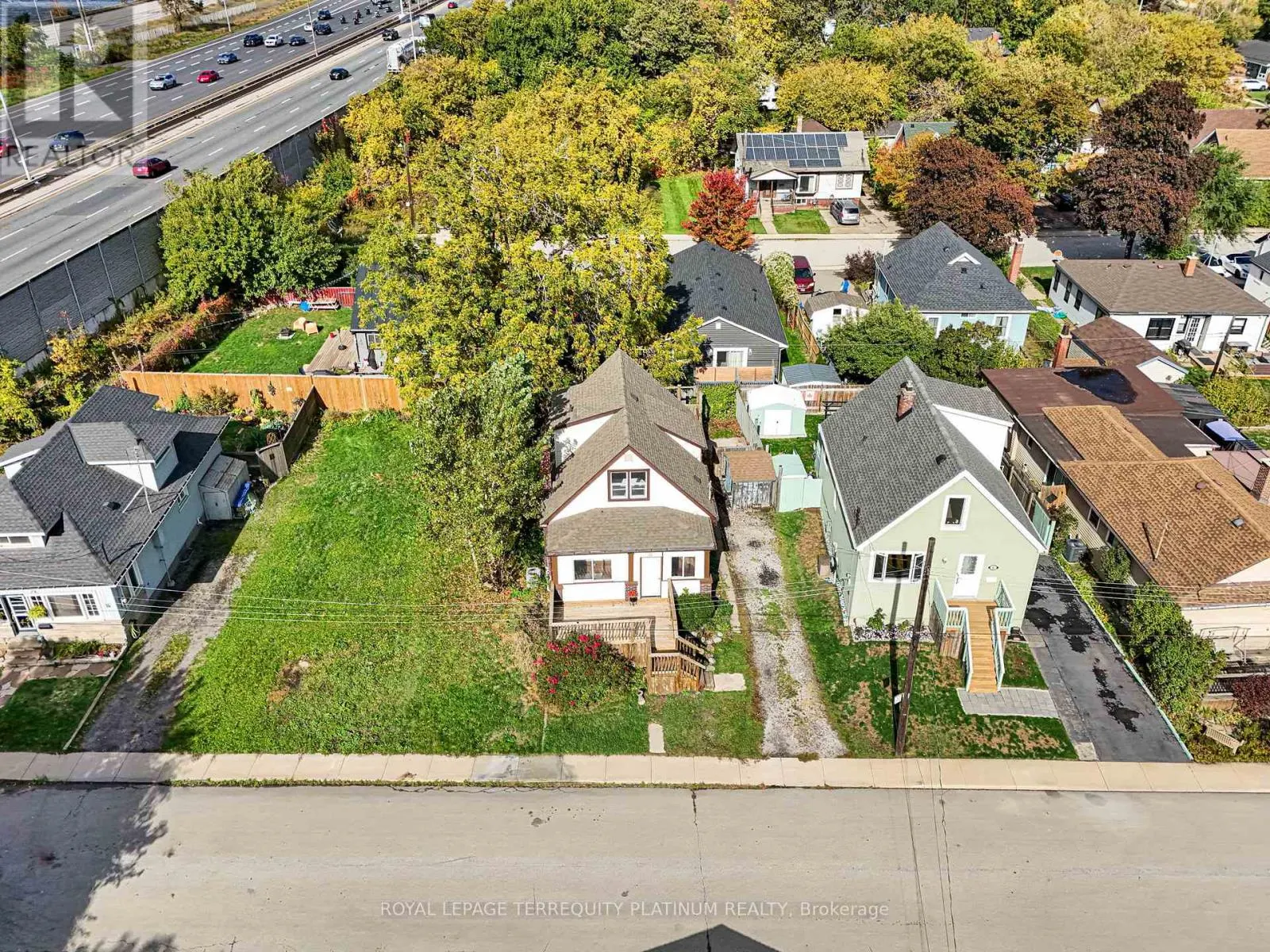 10 LOCARNO AVENUE