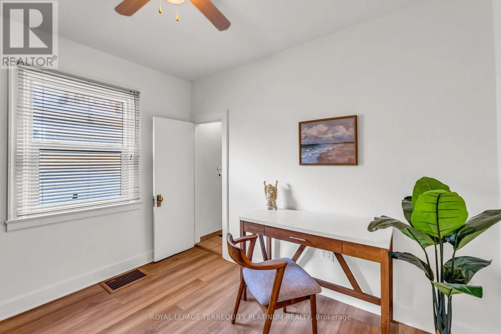 10 LOCARNO AVENUE