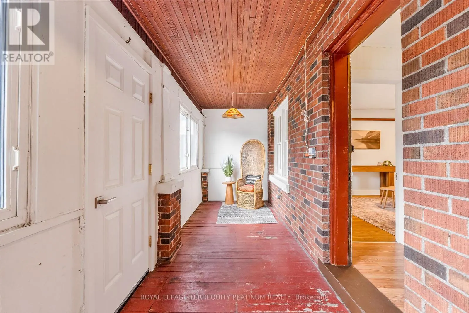 10 LOCARNO AVENUE