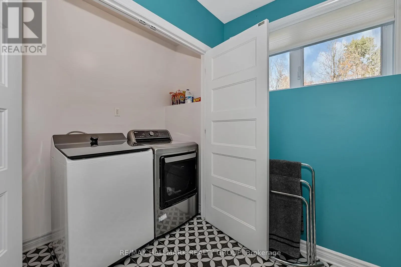 1350 COUNTRY LANE