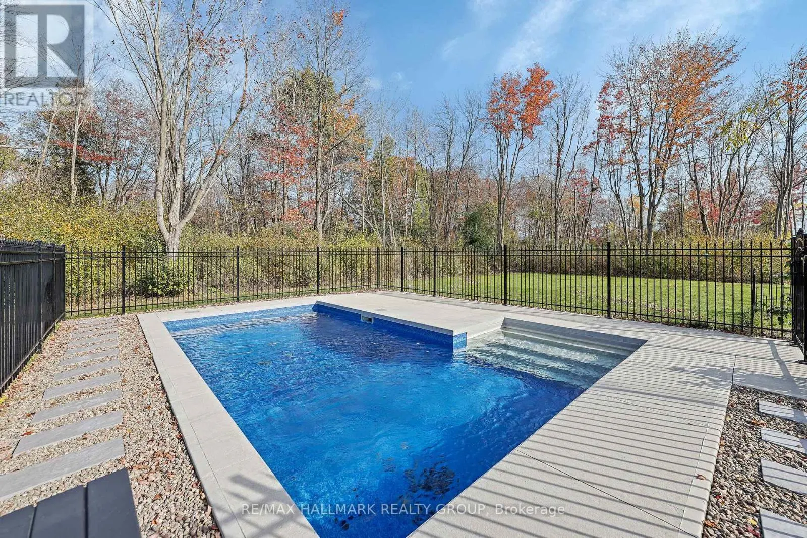 1350 COUNTRY LANE