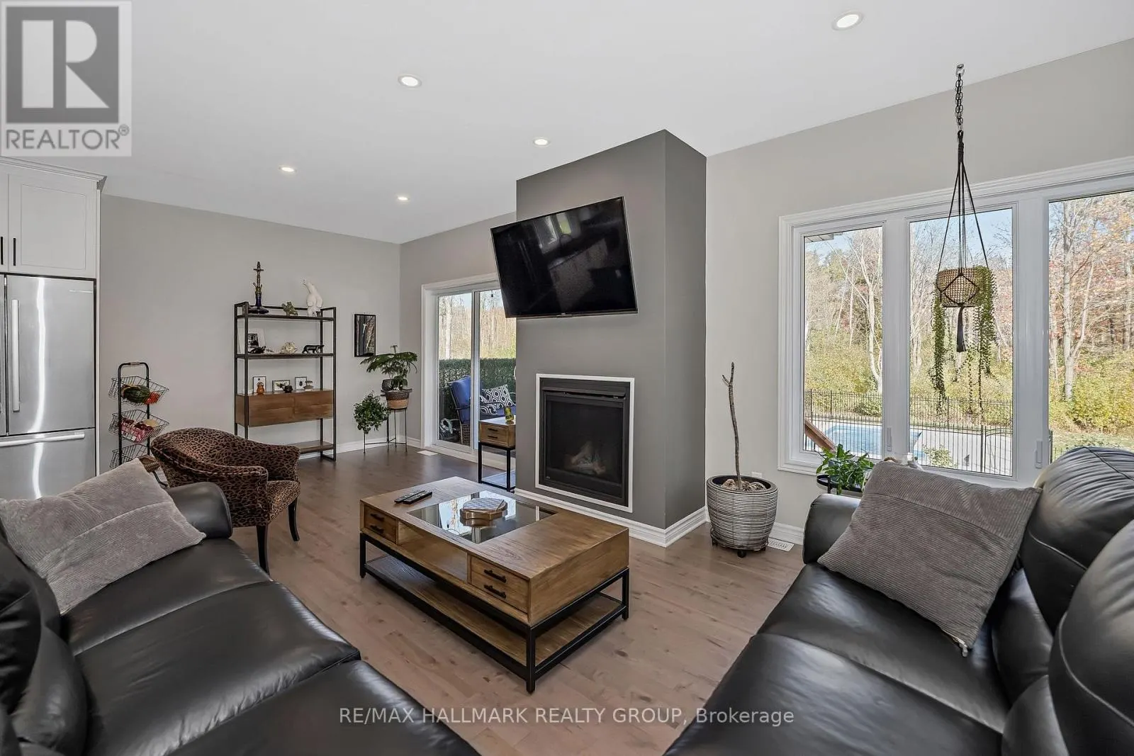 1350 COUNTRY LANE