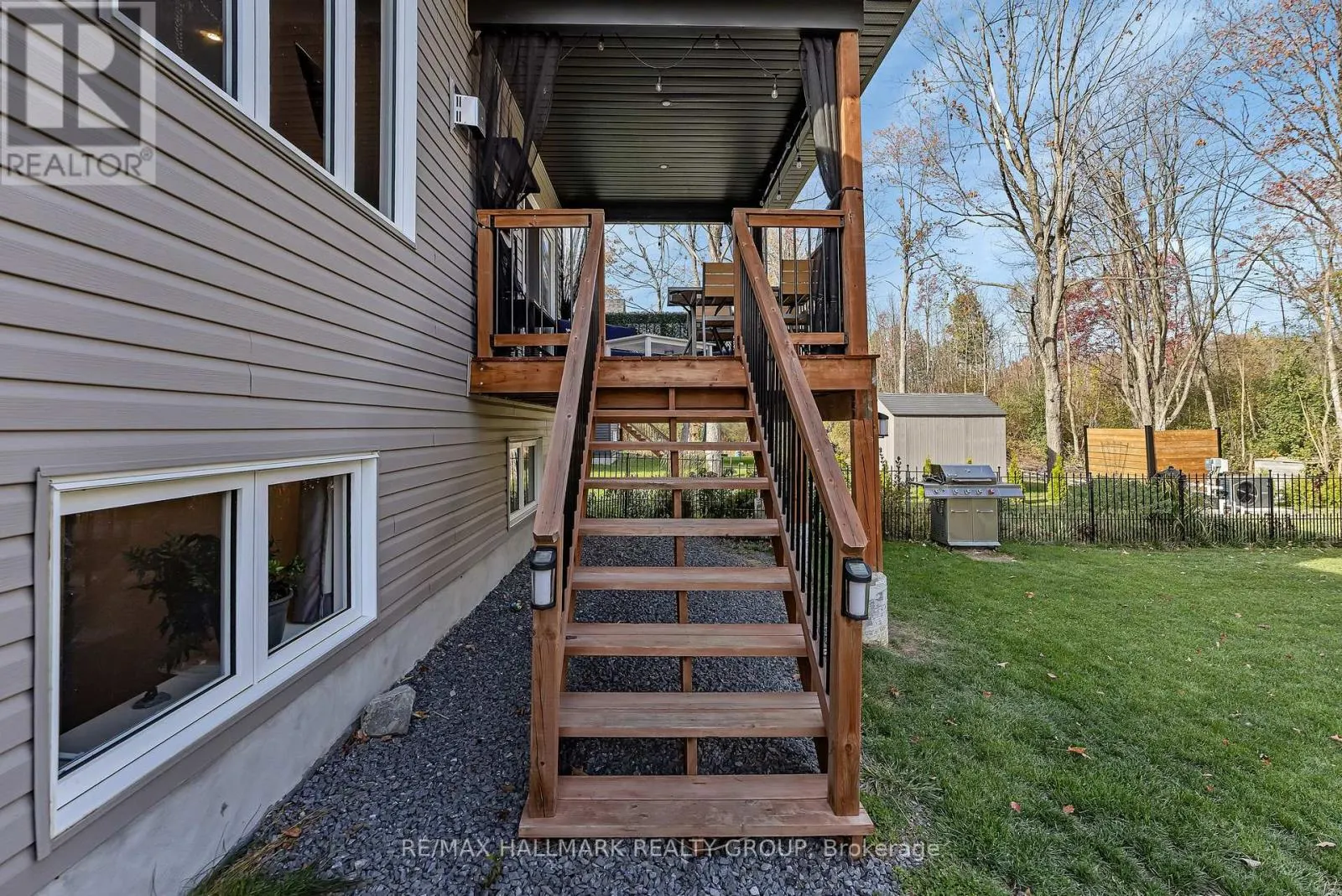 1350 COUNTRY LANE