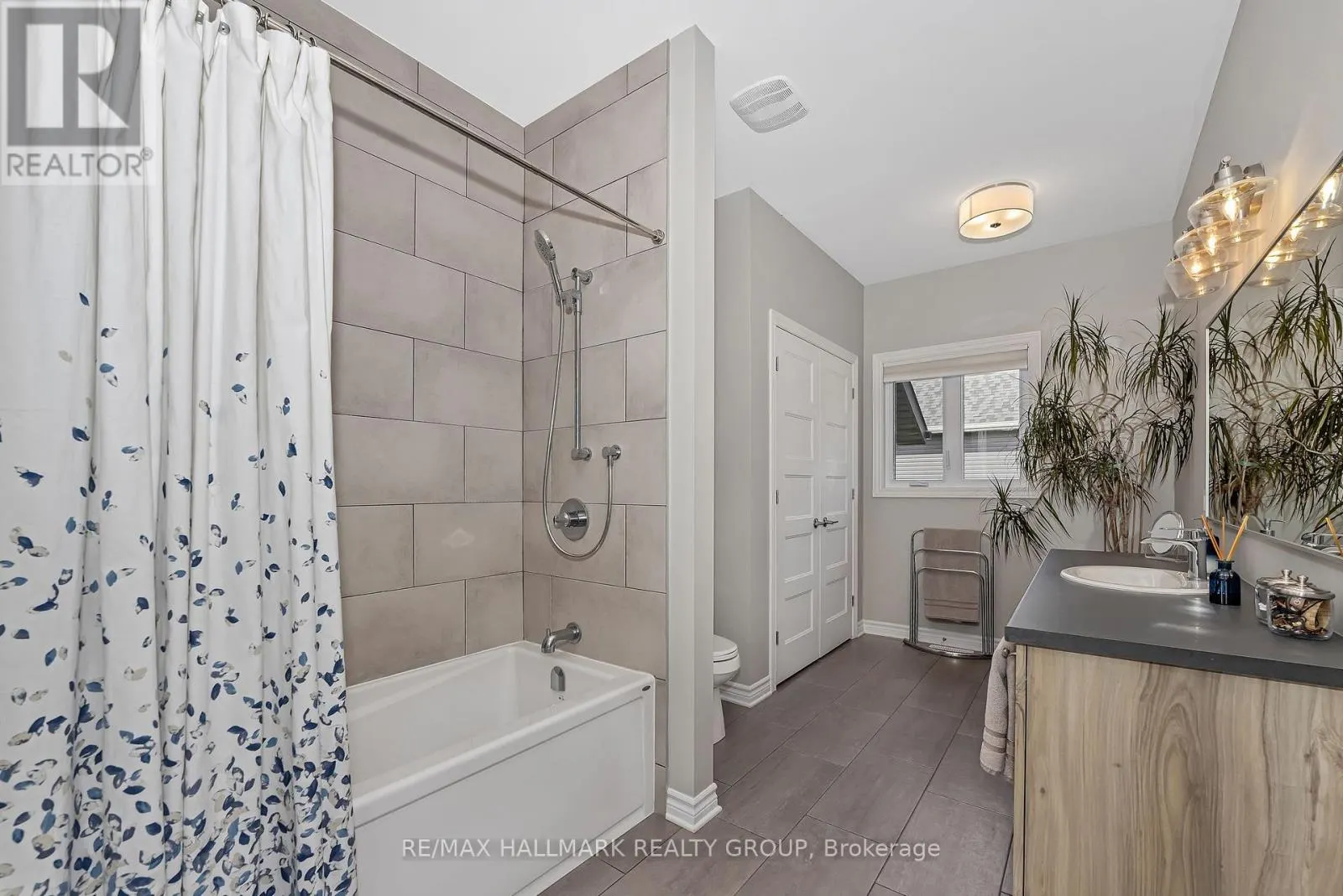 1350 COUNTRY LANE