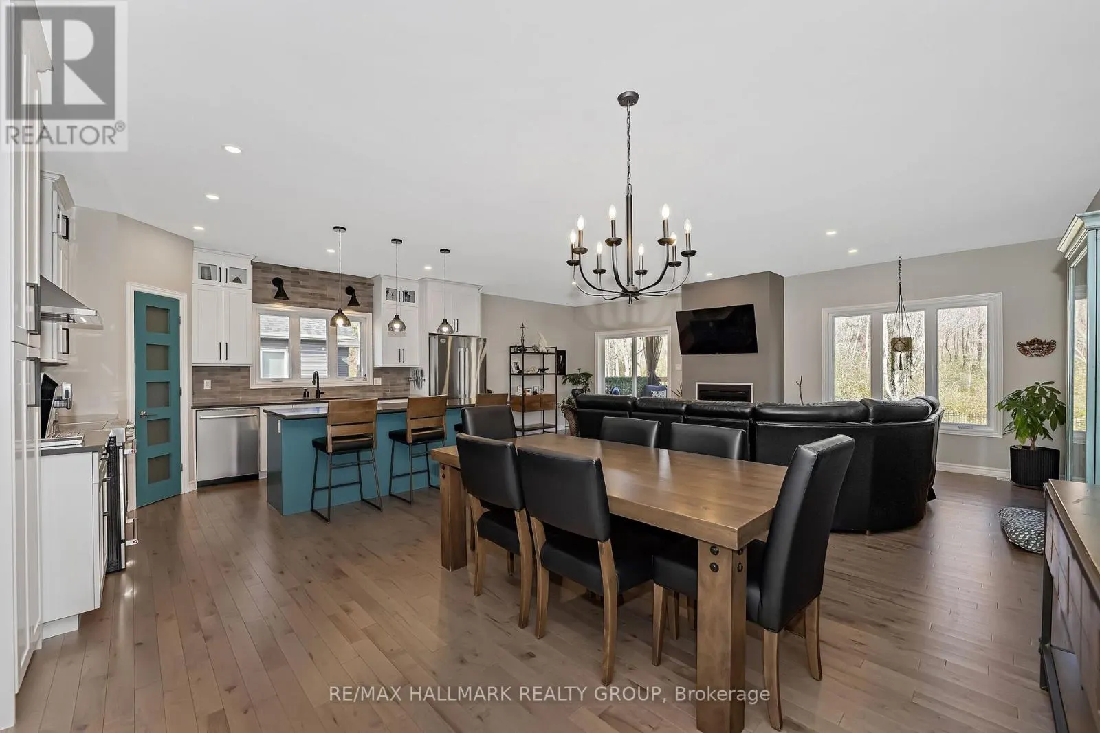 1350 COUNTRY LANE