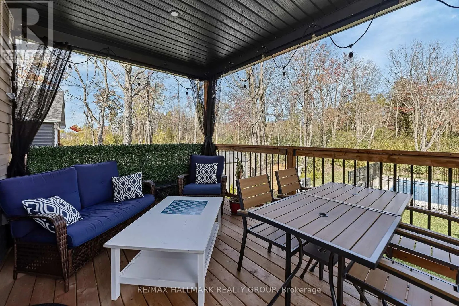 1350 COUNTRY LANE