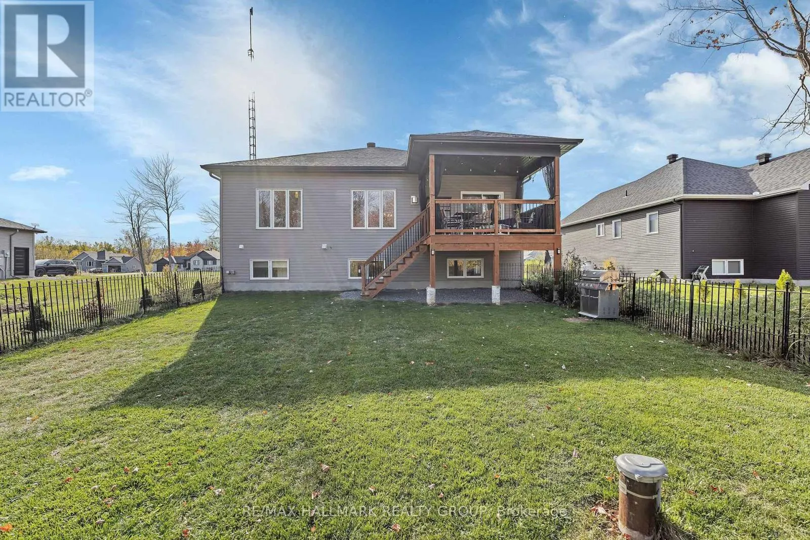 1350 COUNTRY LANE