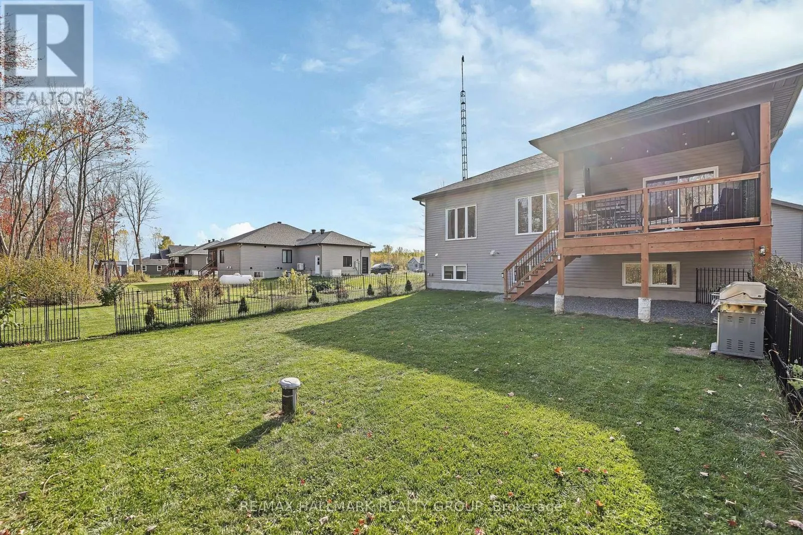 1350 COUNTRY LANE