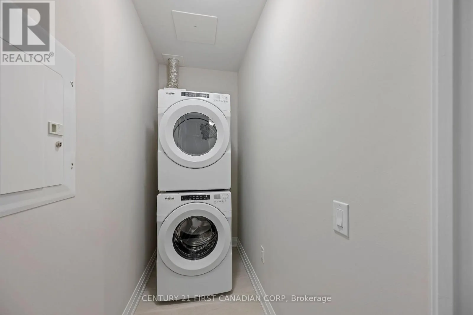 903 - 4286 KING STREET, #903
