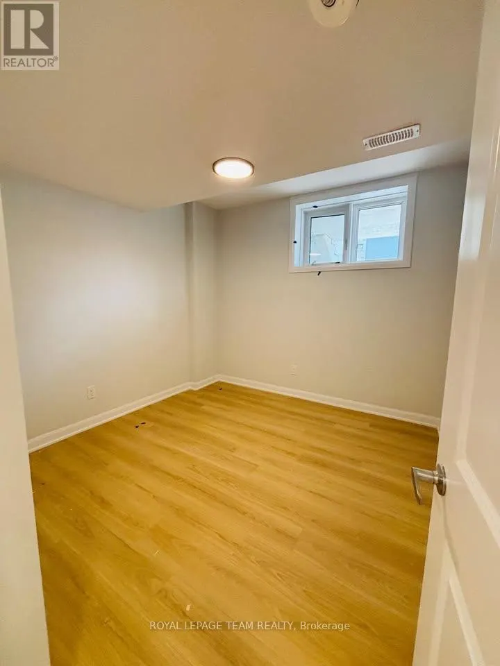 9 - 101 GLENROY GILBERT DRIVE