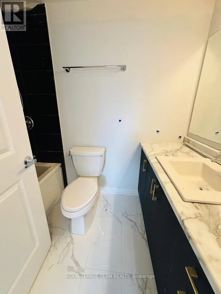 9 - 101 GLENROY GILBERT DRIVE