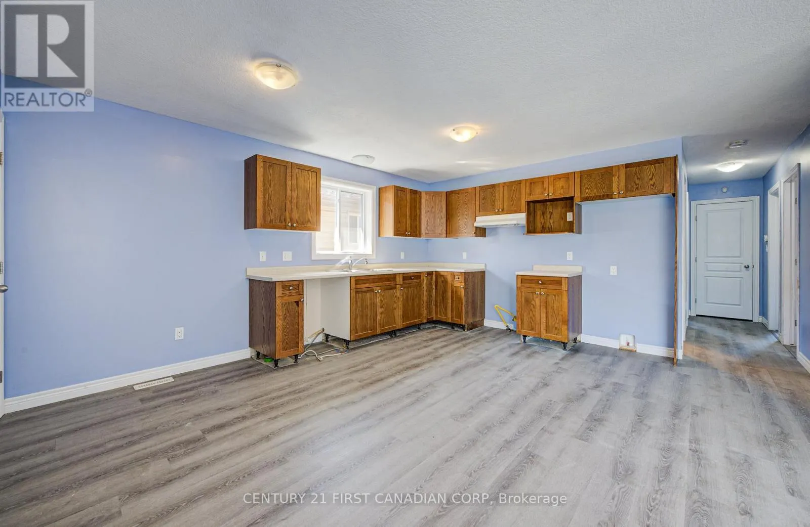 212 EWART STREET S